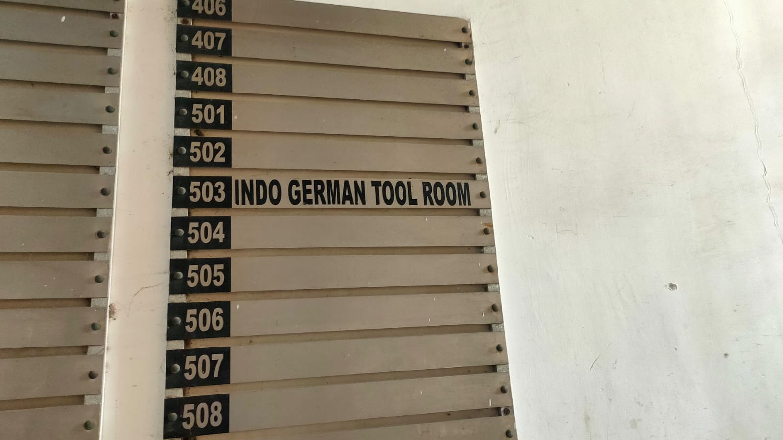 BUILDING FLOOR NUMBER